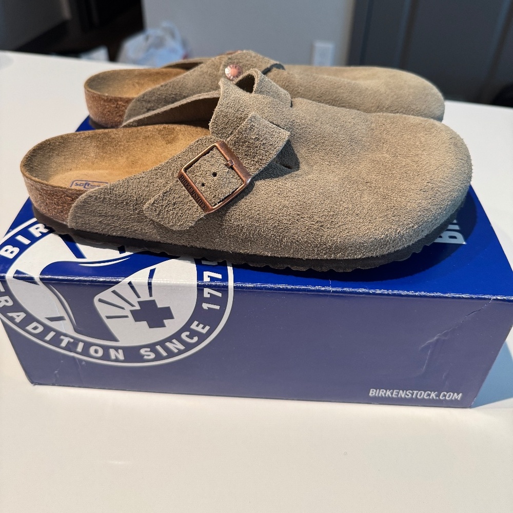 Birkenstock Boston Clogs (Taupe) - LIKE NEW 🔥